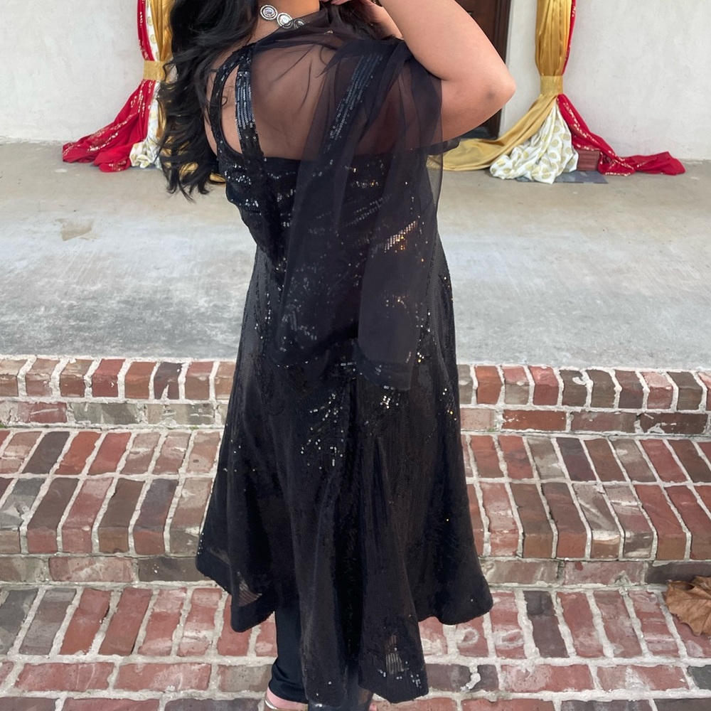 Black sequin suit - Picture 3 of 3